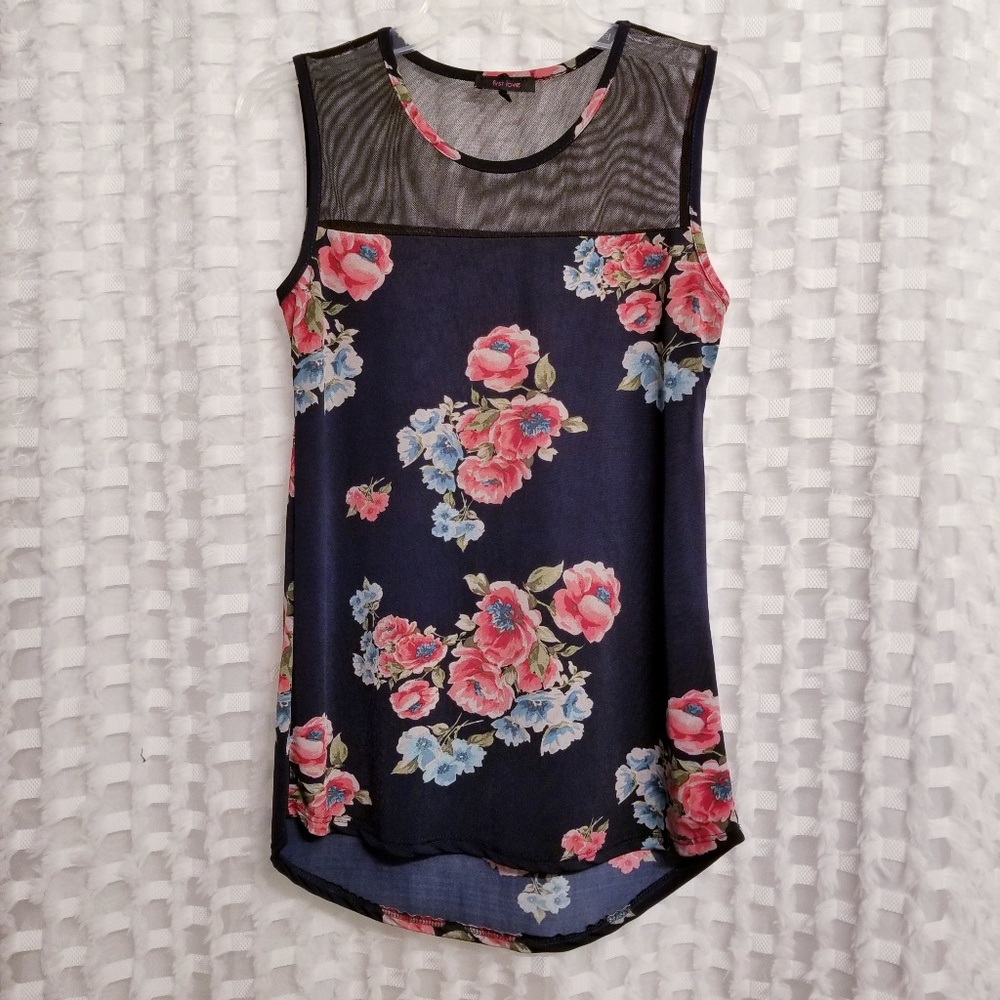 FIRST LOVE 💋 High-low sleeveless blouse w/mesh